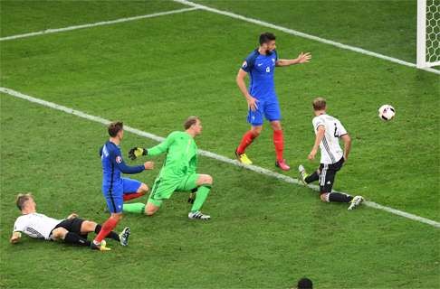 Antoine Griezmann scores his second goal. Photo: AFP