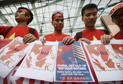 Vietnamese residents in Seoul denounce China at a rally outside the Chinese embassy in the South Korean capital. Photo: AP