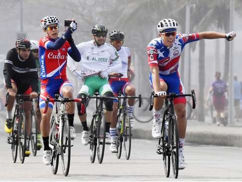 Riders test runs the road cycling course for the Olympics in Rio de Janeiro. Photo: Kyodo