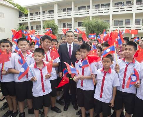 Premier Li Keqiang visits the Lieutou Chinese School in Vientiane, Laos, on September 9. Photo: Xinhua