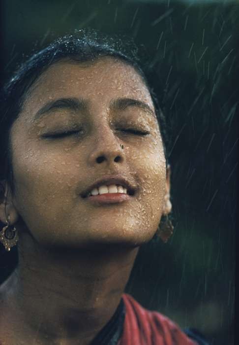 Brian Brake’s Monsoon Girl, taken in 1960.
