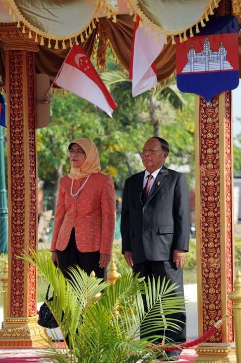 Singaporean Member of Parliament Halimah Yacob and Cambodian President of National Assembly Heng Samrin in Phnom Penh. Photo: AFP