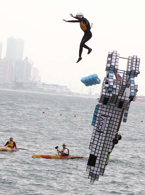 A typical landing at the Red Bull Flugtag 2010 at West Kowloon Heliport.