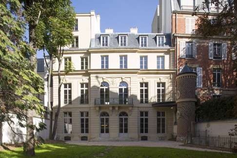 Le Grand Musée’s facade.