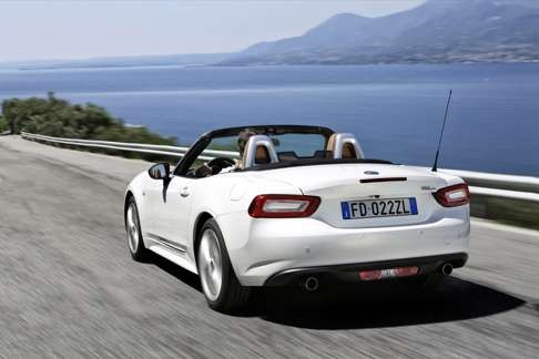 Fiat Spider 124’s elegant lines come straight out of the 1950s. Photo: Newspress