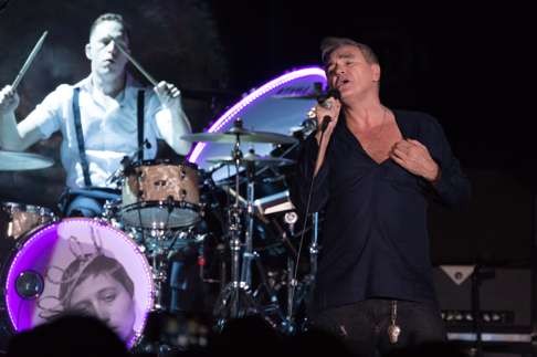 Morrissey belts out a tune in Hong Kong. Photo: Kitmin Lee