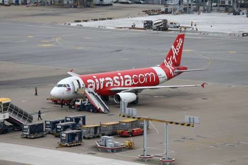Airasia used the power of direct retaling. Photo: Dickson Lee
