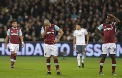 West Ham United manager Slaven Bilic blamed referee Dean for his team’s loss to Manchester United. Photo: AP