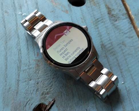 Apps and widgets can be swiped and scrolled on the Fossil Q Marshal just like on a smartphone.
