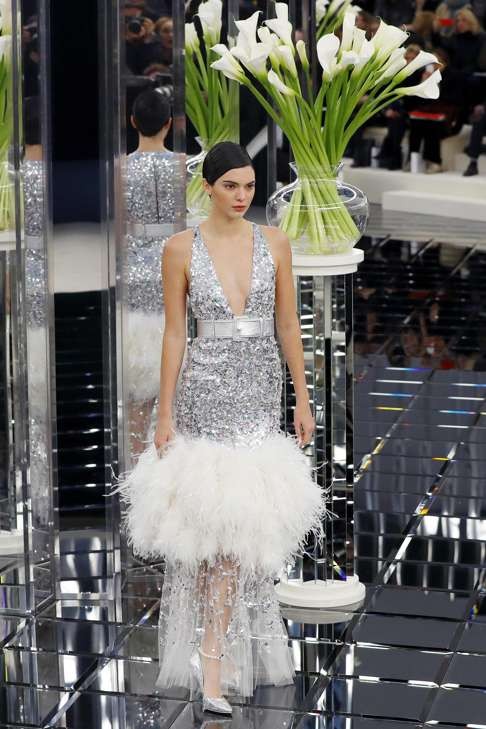 Kendall Jenner models for Chanel‘s 2017 spring/summer Haute Couture collection. Photo: AFP