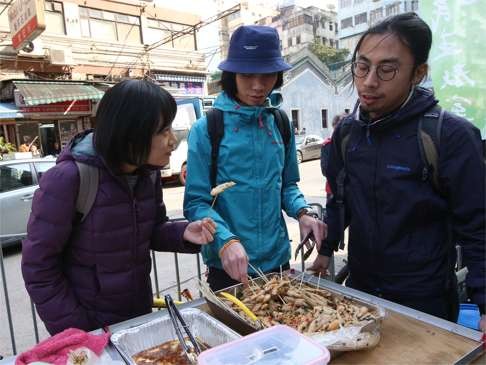 Street hawkers in Sham Shui Po. Photo: David Wong