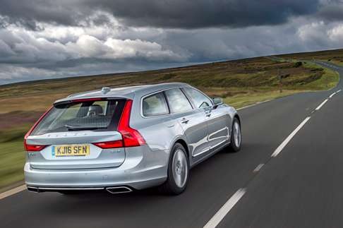 The Volvo V90’s T6 air suspension system adjusts the vehicle’s level in accordance with the height of the ground. Photo: Newspress