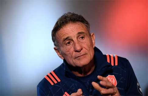 Guy Noves knows the scale of the challenge facing his players against England on Saturday. Photo: AFP