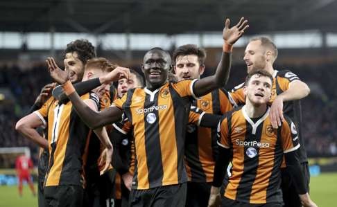 Hull City’s Oumar Niasse celebrates scoring against Liverpool. Photo: AP