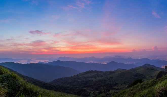 Be top of the town at Tai Mo Shan. Photo: Potaihse via Flickr