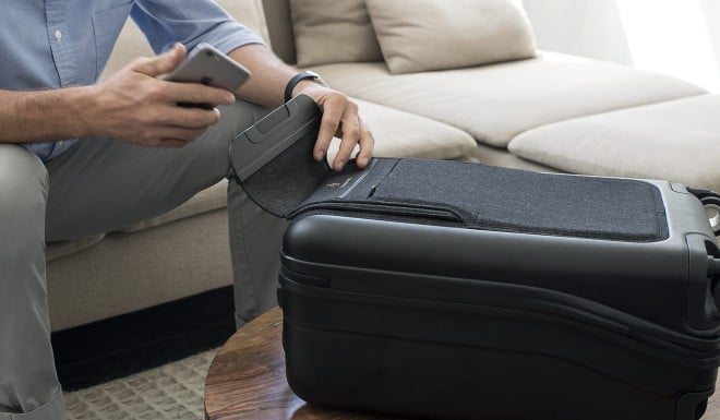 The Black Edition connected suitcase from Bluesmart