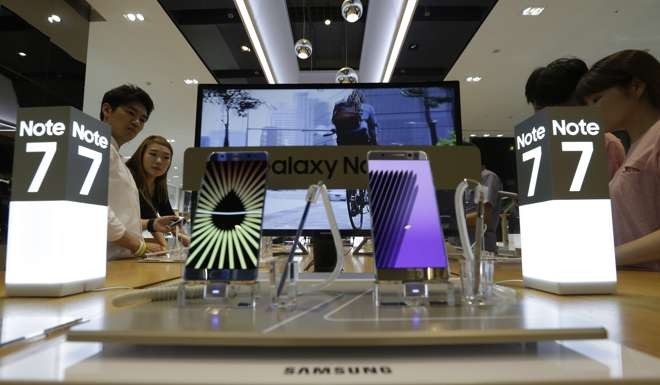 Samsung Galaxy Note 7 smartphones are displayed at the company's showroom in Seoul, South Korea. Photo: AP