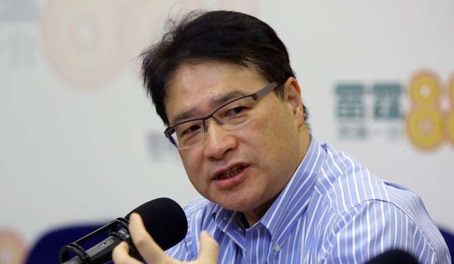 Democrat Fred Li said Chief Executive Leung Chun-ying should not be re-elected. Photo: Edmond So