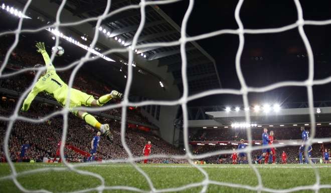 Manchester United's David De Gea saves from Liverpool's Philippe Coutinho Reuters / Phil Noble