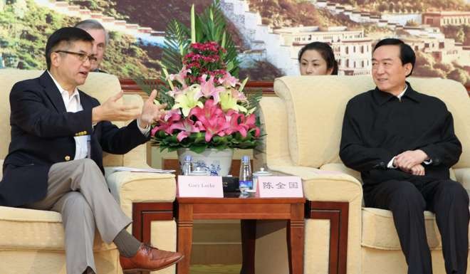 Then US ambassador to China Gary Locke (left) talks with then Tibet party secretary Chen Quanguo in Lhasa, Tibet’s regional capital, in 2013. Photo: AFP/US State Department Photo/Alison Anzalone