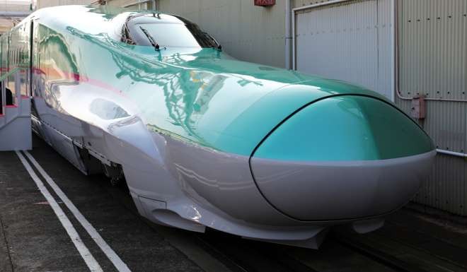 An E5 series Shinkansen bullet train sits parked on a track at Kawasaki Heavy Industries Ltd.'s Rolling Stock Co. plant in Kobe, Hyogo Prefecture, Japan. Photo: Bloomberg