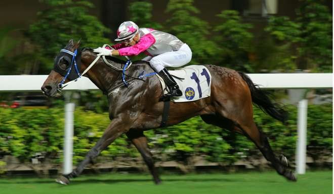 Sweet Bean strides out to win at Happy Valley.