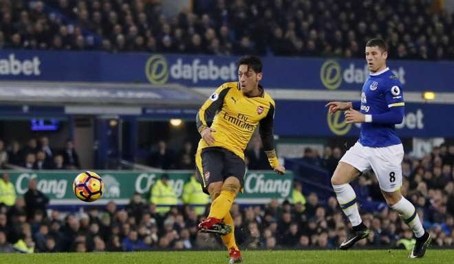 Arsenal's Mesut Ozil in action against Everton. Photo: Reuters