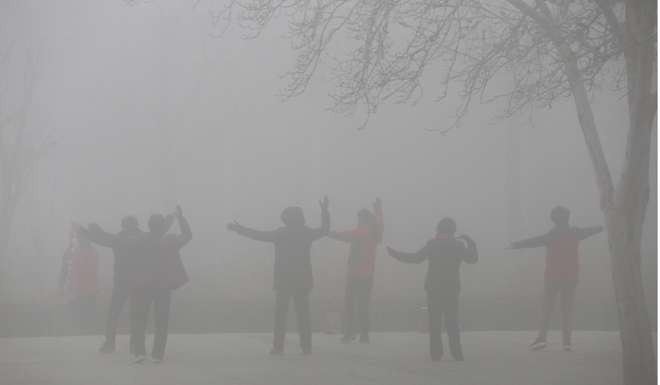 Local weather bureaus will still be allowed to forecast and issue alerts for fog when visibility falls to less than 10km. Photo: Reuters