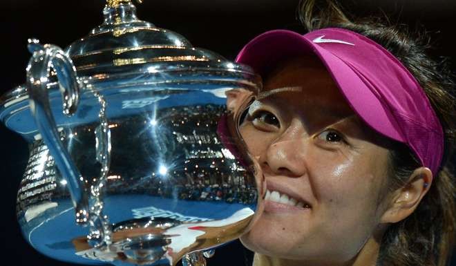 China's Li Na poses with the Australian Open trophy in 2014. Photo: AFP